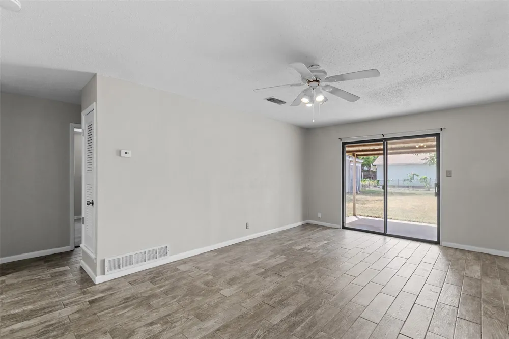 509 NW Renfro Street Burleson, TX 76028
