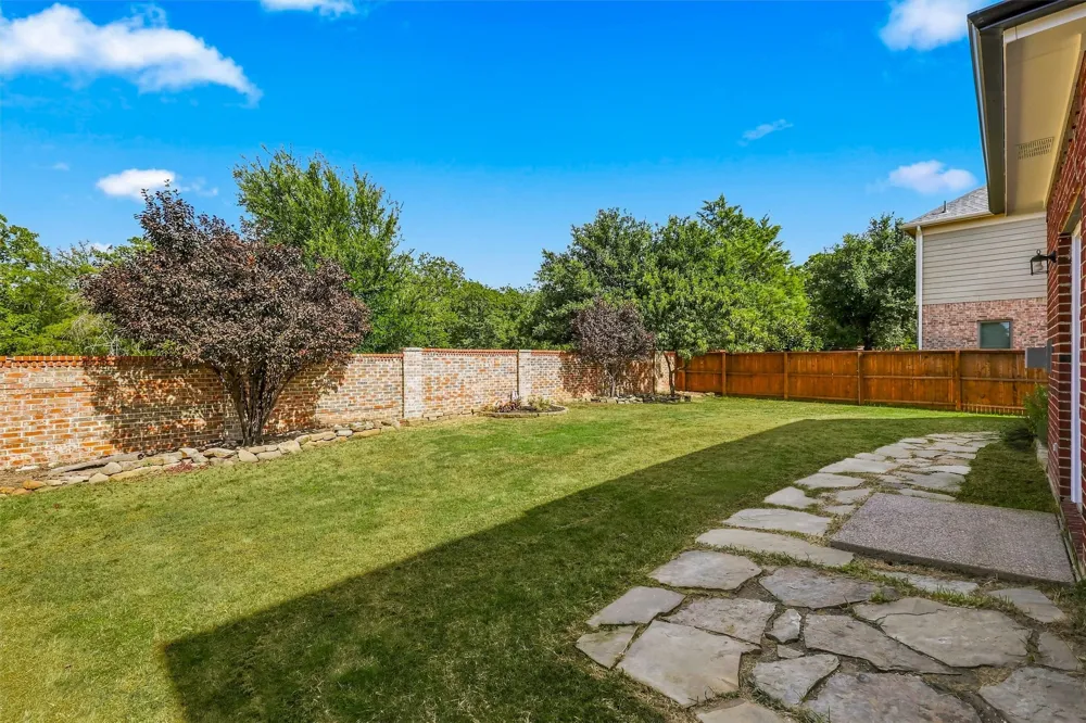 8912 Wyatt Circle Lantana, TX 76226