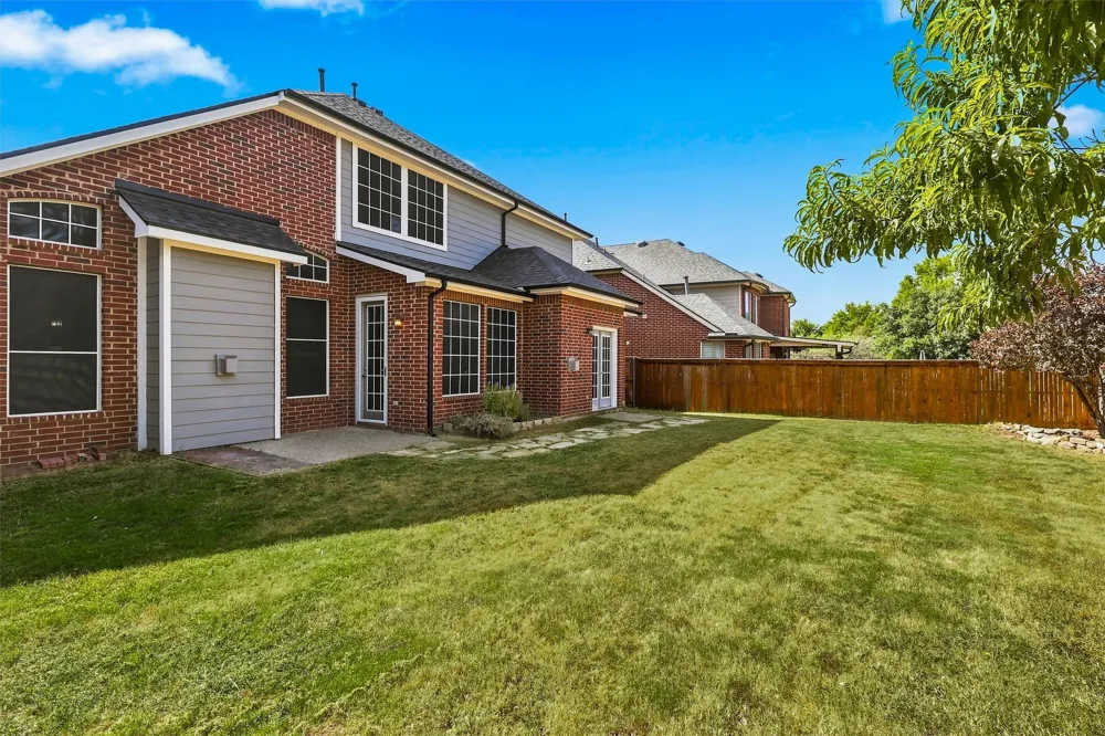 8912 Wyatt Circle Lantana, TX 76226