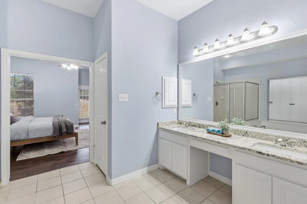 8912 Wyatt Circle Lantana, TX 76226