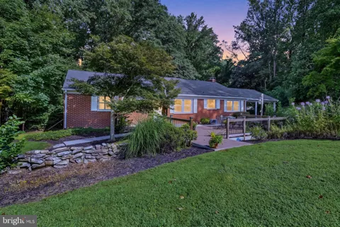 851 E WHEEL ROAD