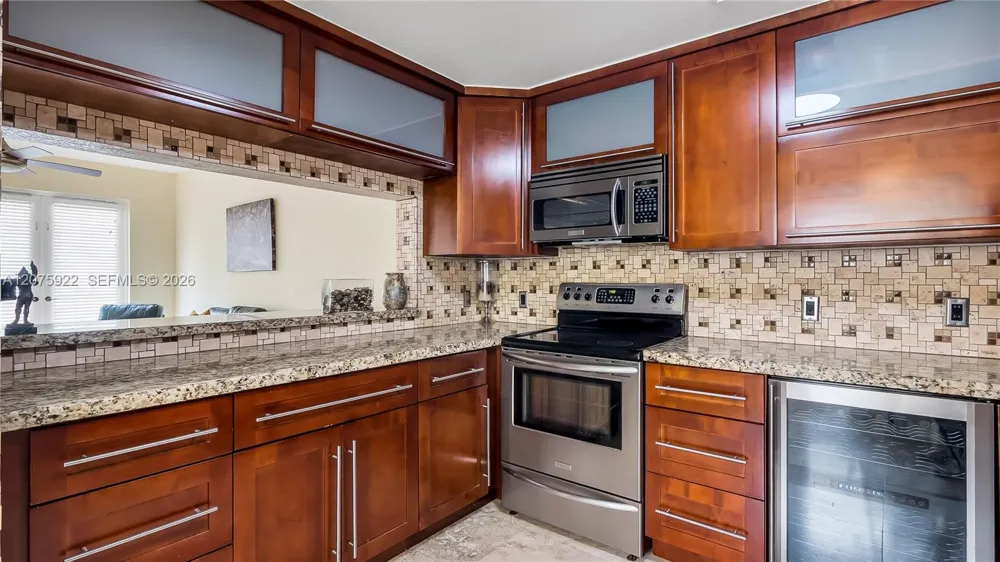 2005 Ocean Walk ter Lauderdale By The Sea, FL 33062