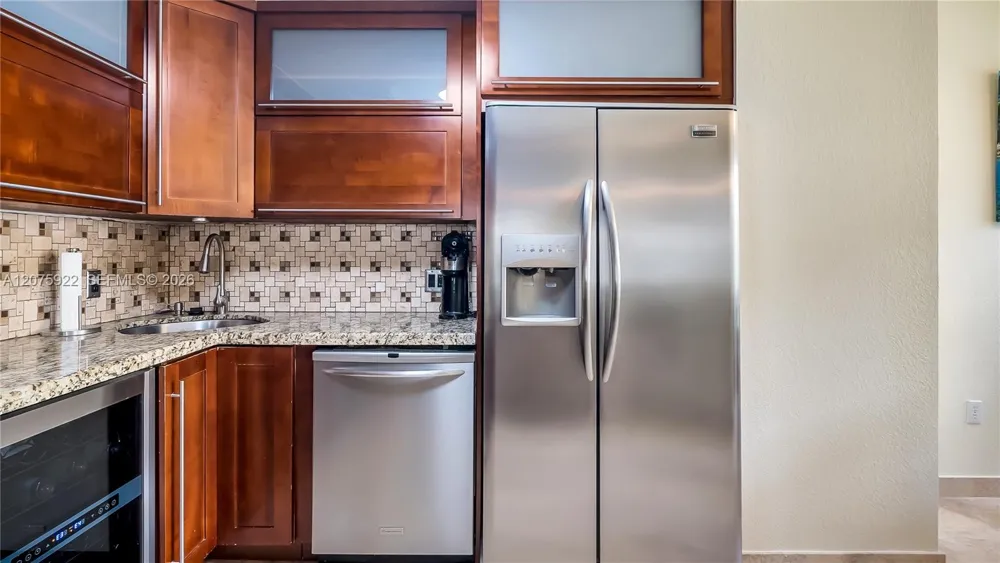 2005 Ocean Walk ter Lauderdale By The Sea, FL 33062