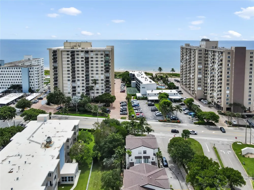 2005 Ocean Walk ter Lauderdale By The Sea, FL 33062
