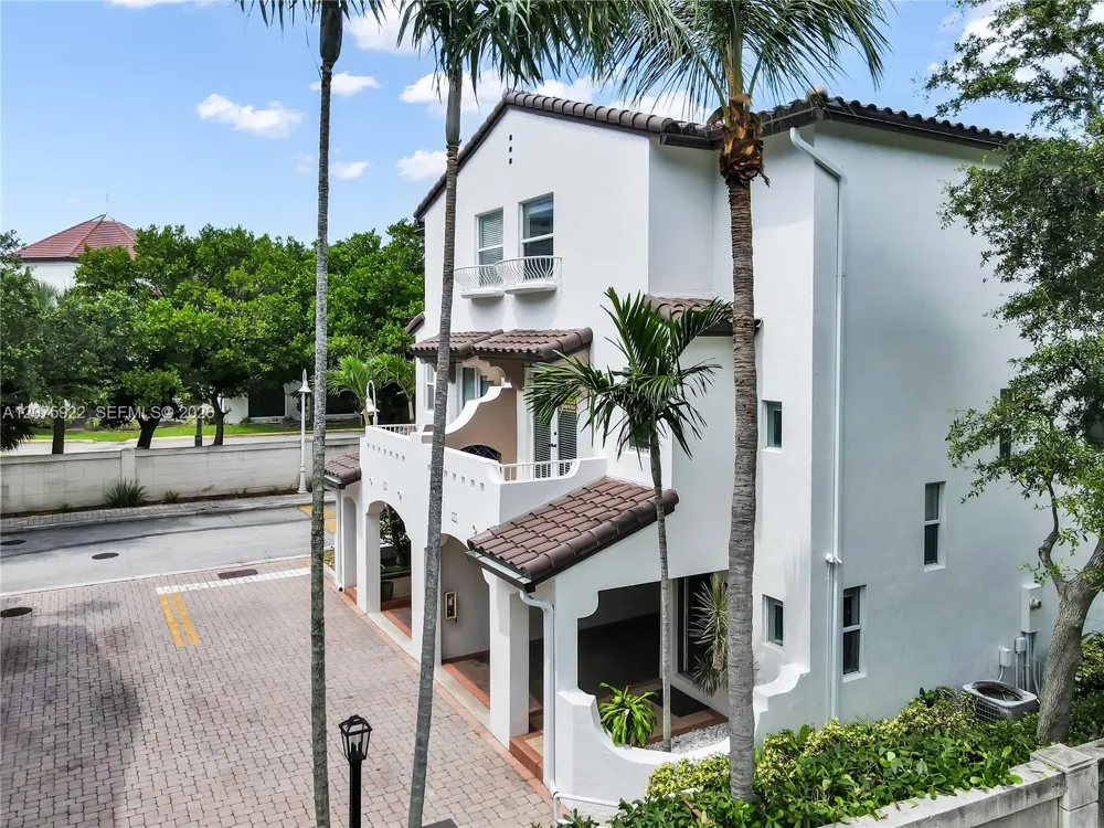 2005 Ocean Walk ter Lauderdale By The Sea, FL 33062