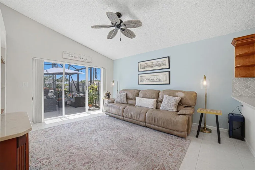 5026 PRAIRIE DUNES VILLAGE CIRCLE Lake Worth, FL 33463
