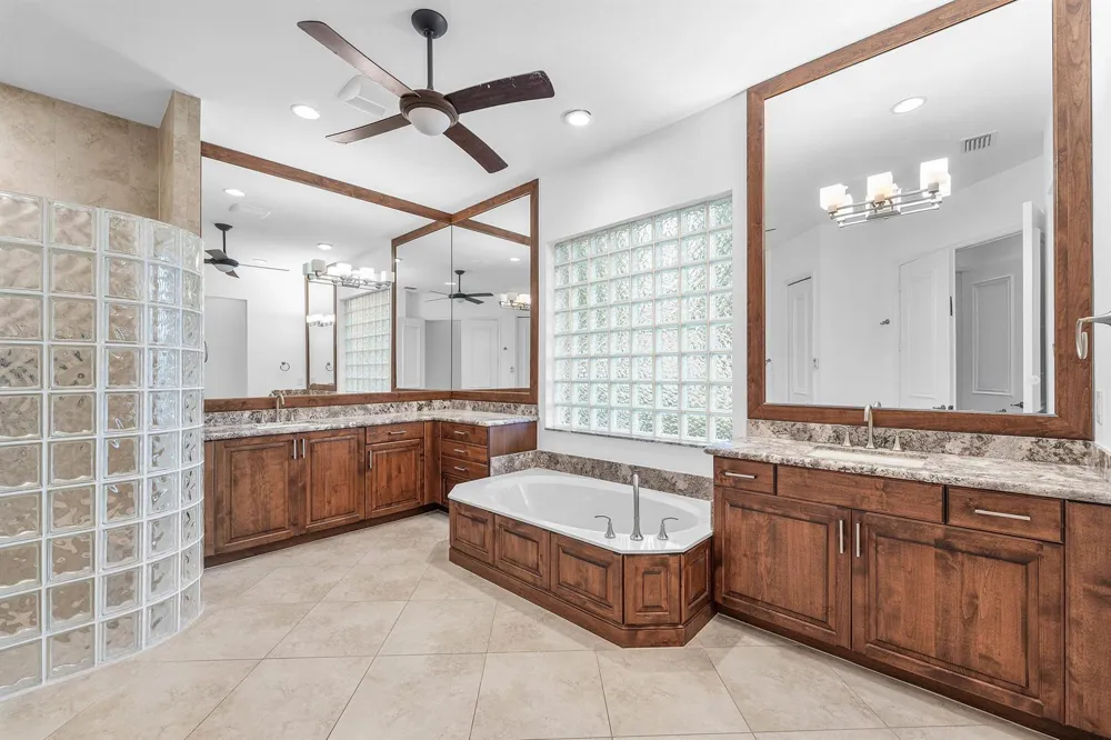 10582 Whitewind Circle Boynton Beach, FL 33473