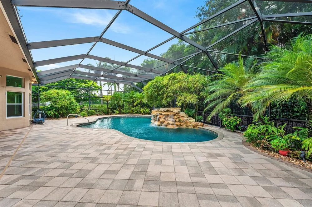 10582 Whitewind Circle Boynton Beach, FL 33473