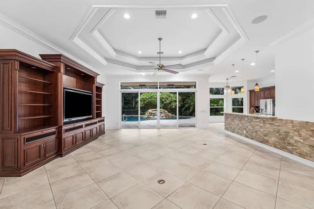 10582 Whitewind Circle Boynton Beach, FL 33473