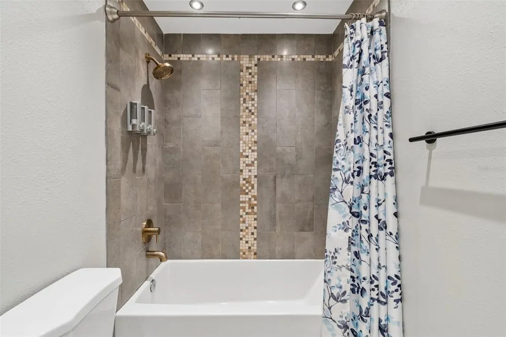 9329 AMAZON DRIVE New Port Richey, FL 34655