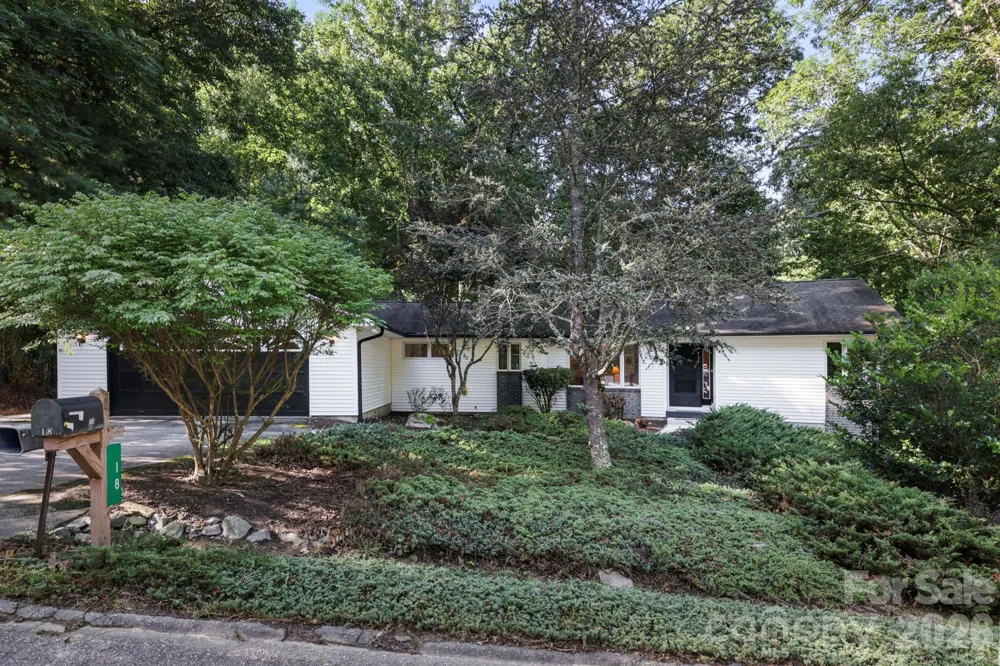 18 E Rosewood Trail Hendersonville, NC 28739