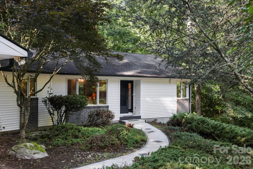 18 E Rosewood Trail Hendersonville, NC 28739