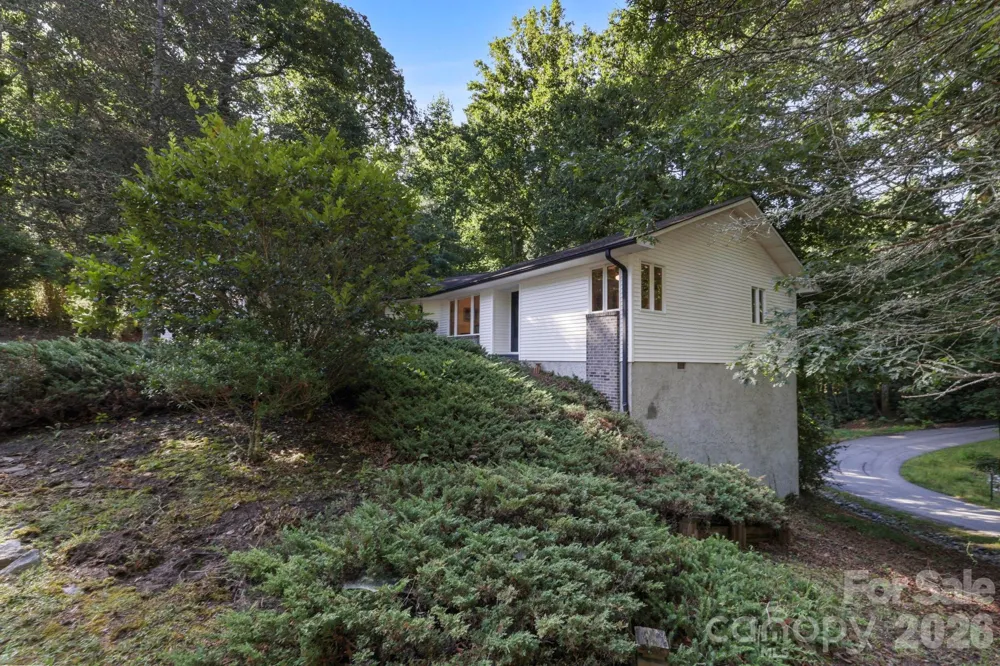 18 E Rosewood Trail Hendersonville, NC 28739