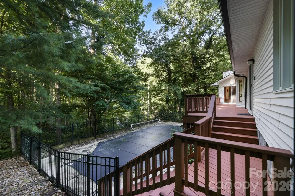 18 E Rosewood Trail Hendersonville, NC 28739