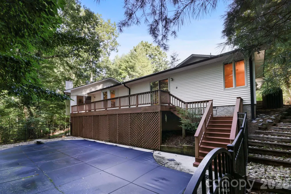18 E Rosewood Trail Hendersonville, NC 28739