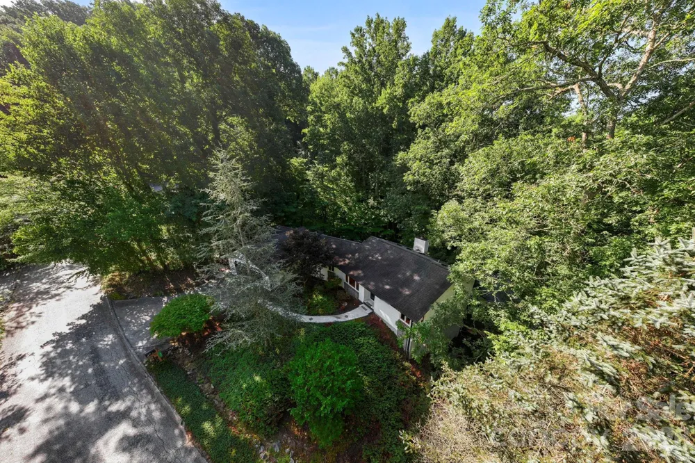 18 E Rosewood Trail Hendersonville, NC 28739