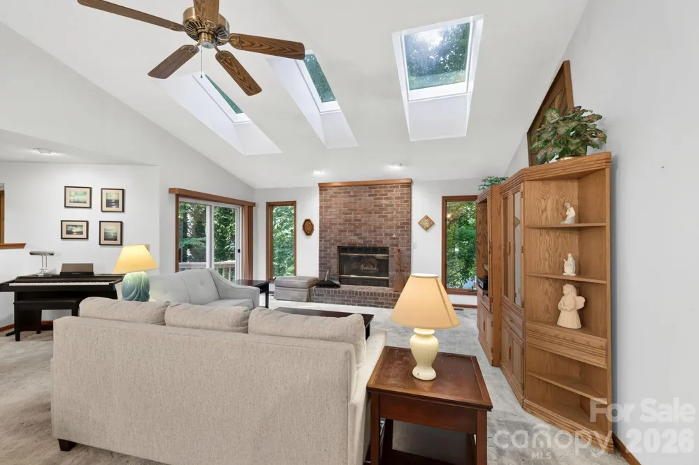 18 E Rosewood Trail Hendersonville, NC 28739