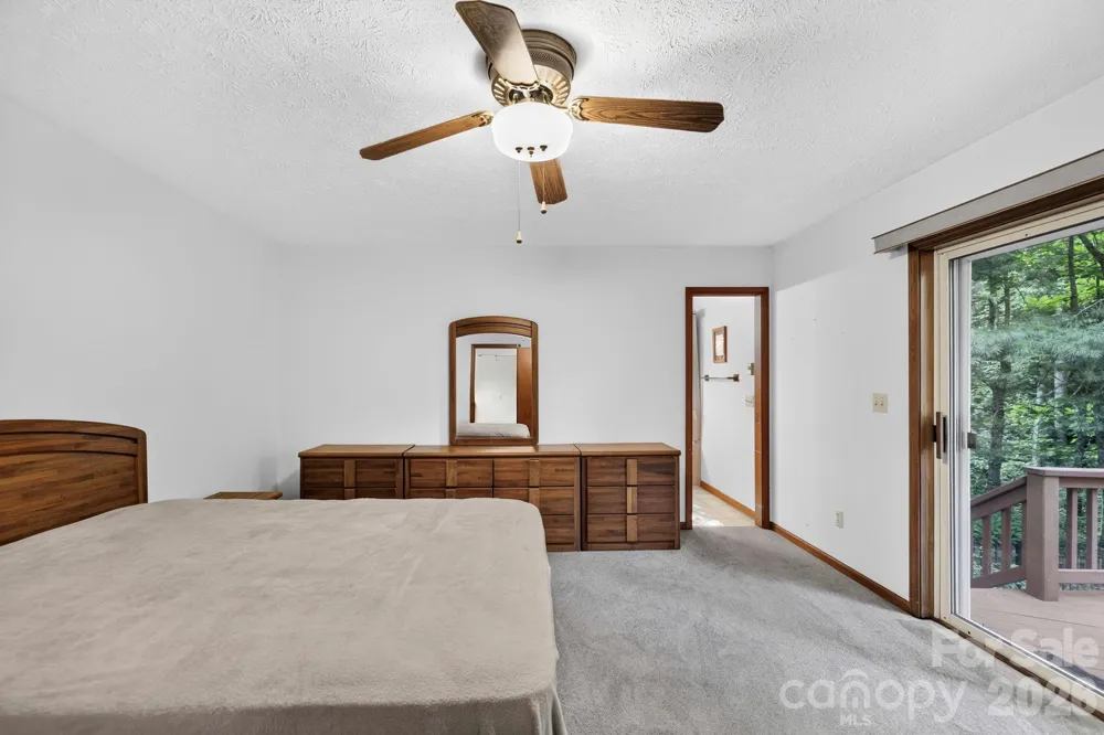 18 E Rosewood Trail Hendersonville, NC 28739