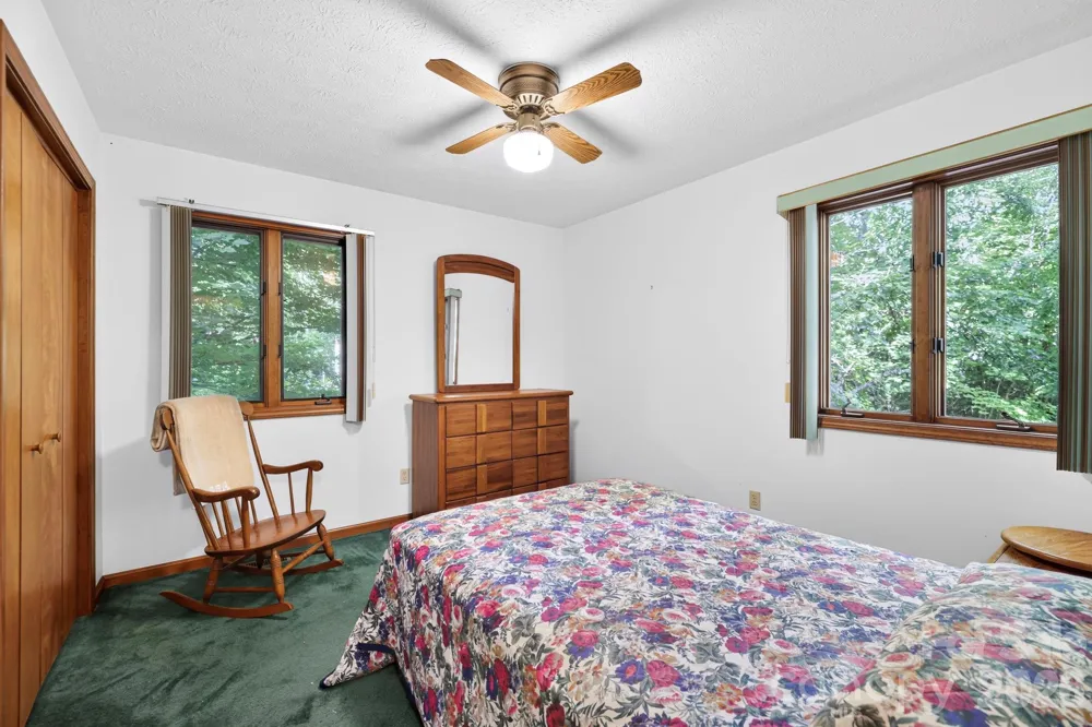 18 E Rosewood Trail Hendersonville, NC 28739
