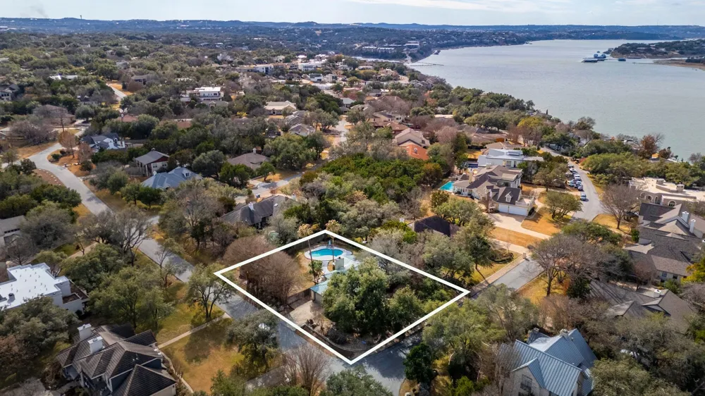 622 Robin Dale Drive Lakeway, TX 78734