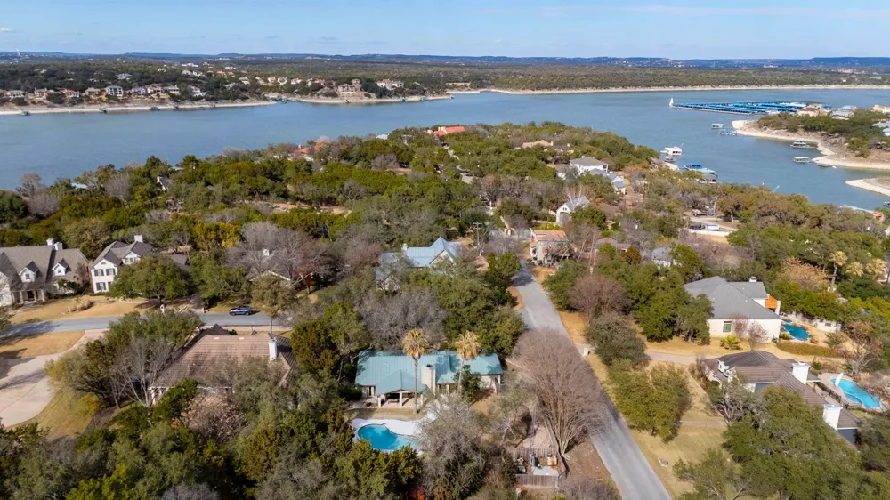 622 Robin Dale Drive Lakeway, TX 78734