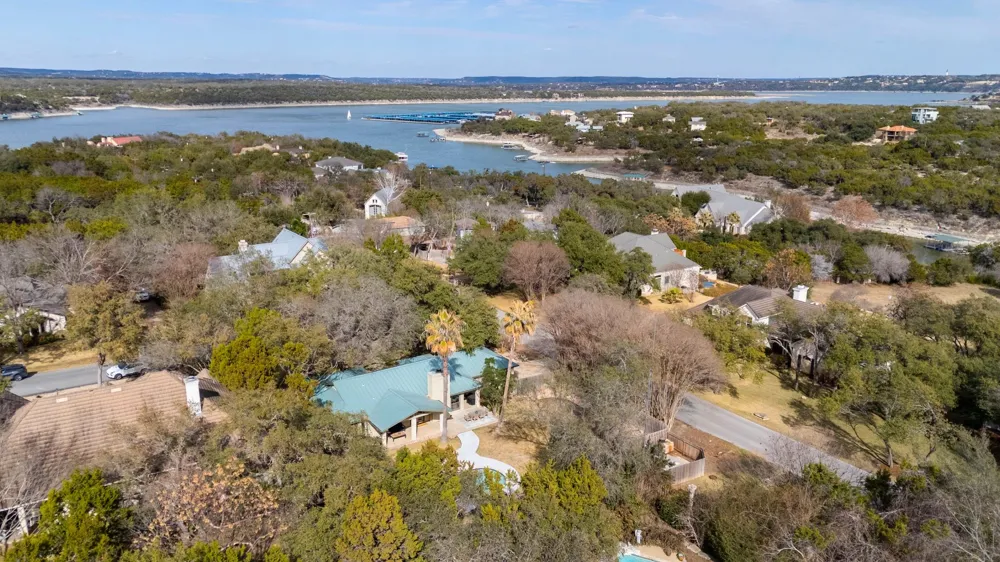 622 Robin Dale Drive Lakeway, TX 78734