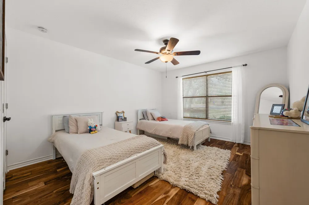 622 Robin Dale Drive Lakeway, TX 78734