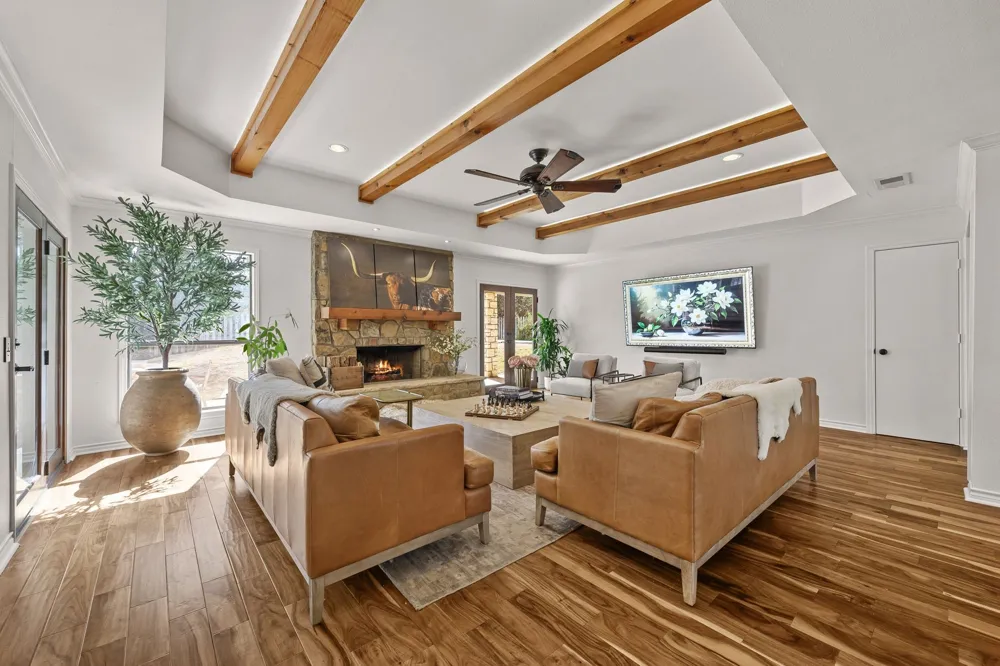 622 Robin Dale Drive Lakeway, TX 78734