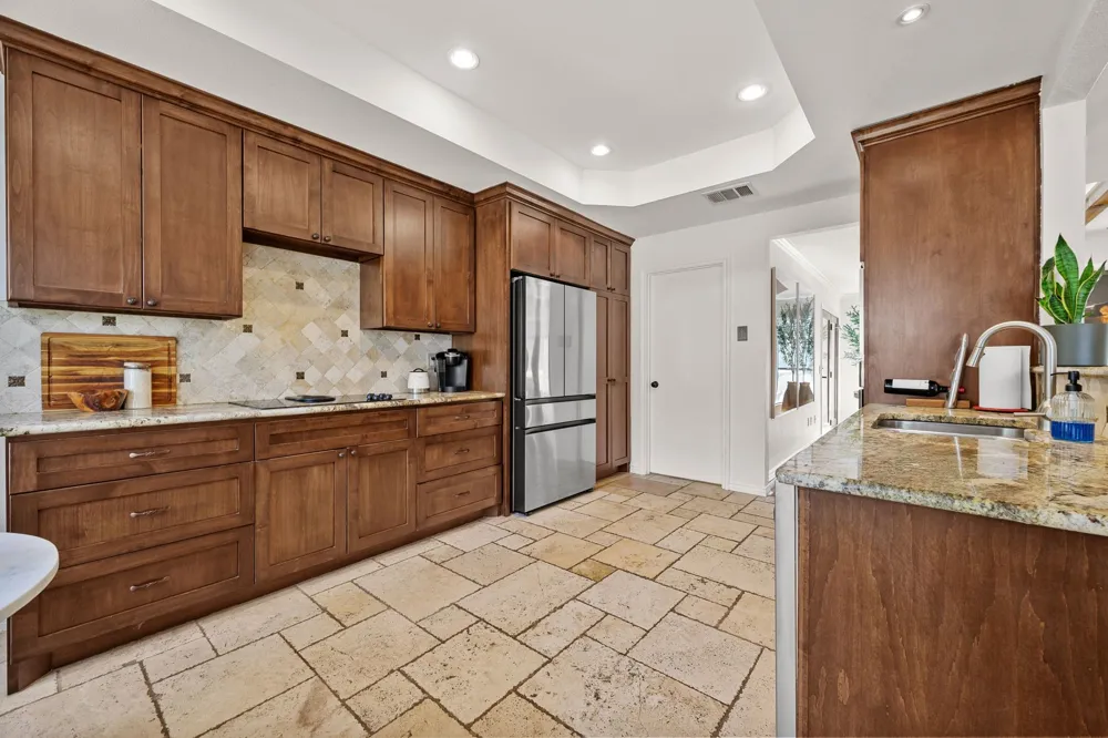 622 Robin Dale Drive Lakeway, TX 78734