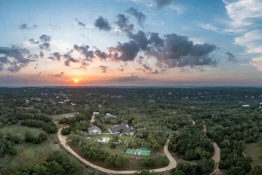 101 Sundance Trail Dripping Springs, TX 78620