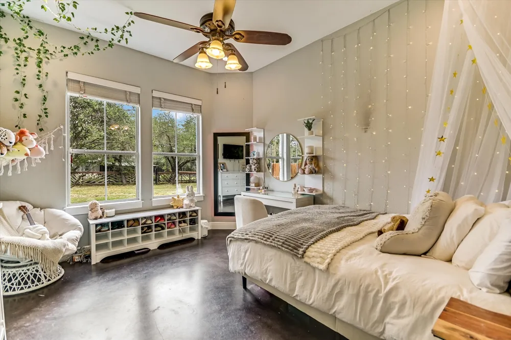 101 Sundance Trail Dripping Springs, TX 78620