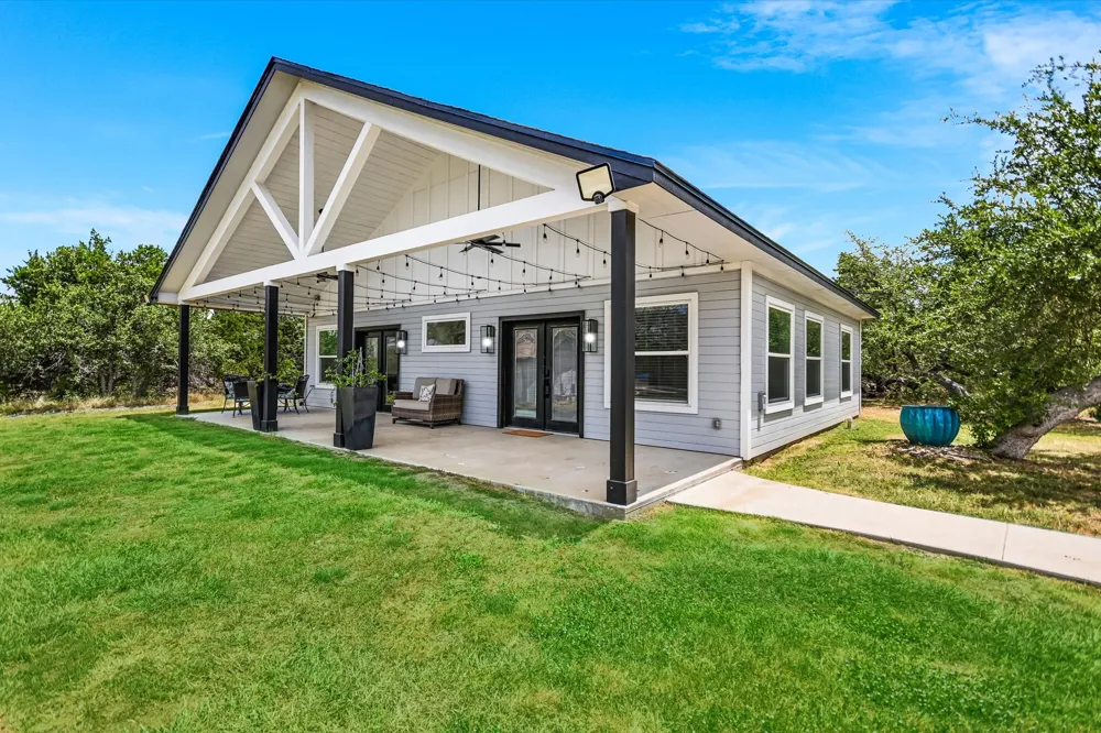 101 Sundance Trail Dripping Springs, TX 78620