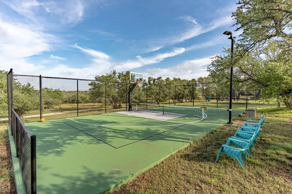 101 Sundance Trail Dripping Springs, TX 78620