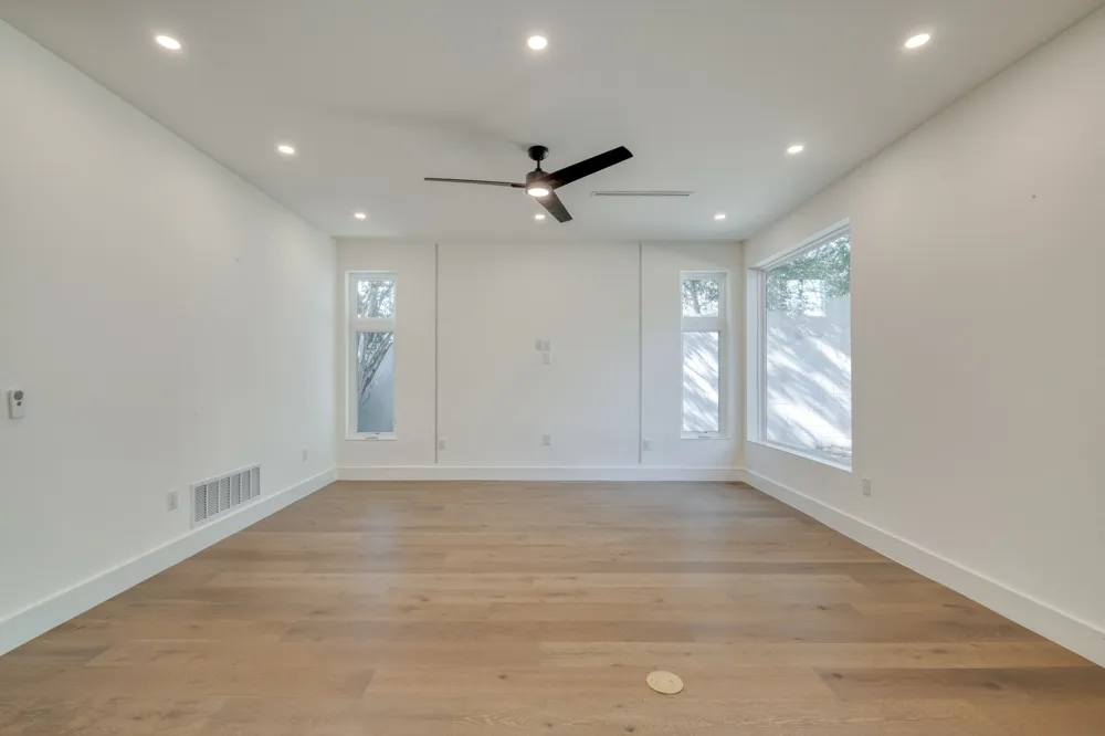 5700 LOUISE LANE Austin, TX 78757