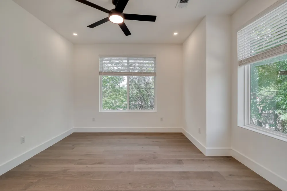5700 LOUISE LANE Austin, TX 78757