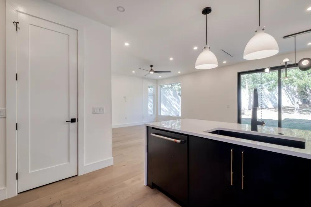 5700 LOUISE LANE Austin, TX 78757