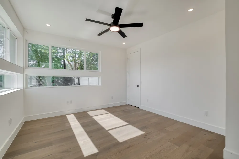 5700 LOUISE LANE Austin, TX 78757