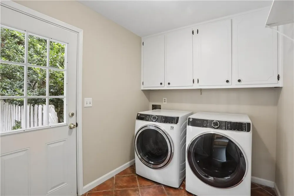 2063 Six Branches Drive Roswell, GA 30076