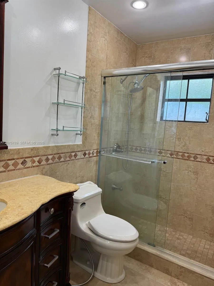 2775 W 71st Pl #0 Hialeah, FL 33016