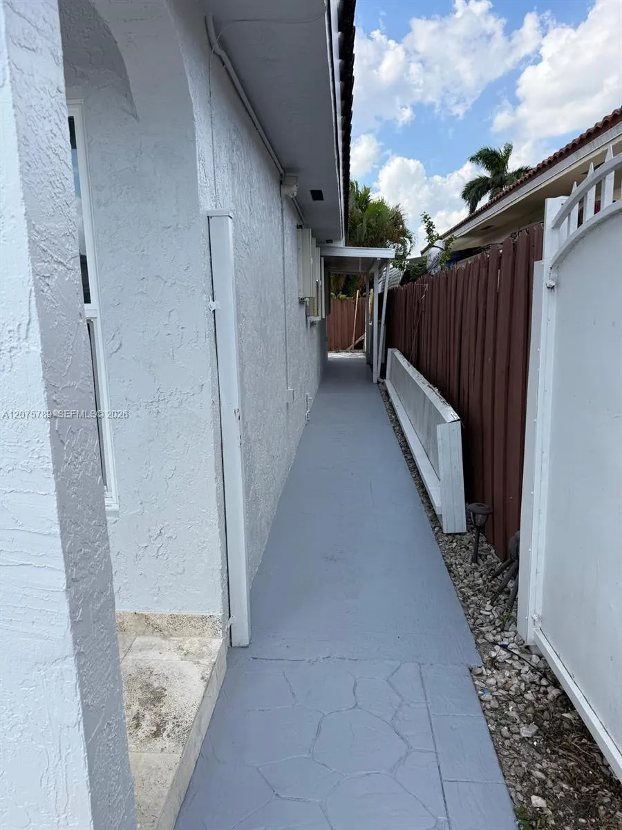 2775 W 71st Pl #0 Hialeah, FL 33016