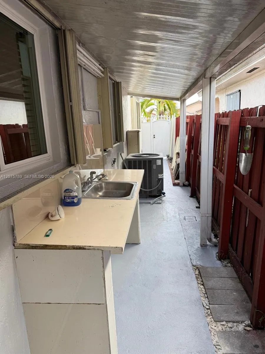 2775 W 71st Pl #0 Hialeah, FL 33016