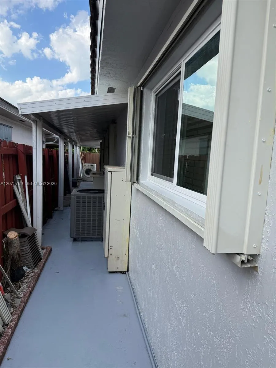 2775 W 71st Pl #0 Hialeah, FL 33016