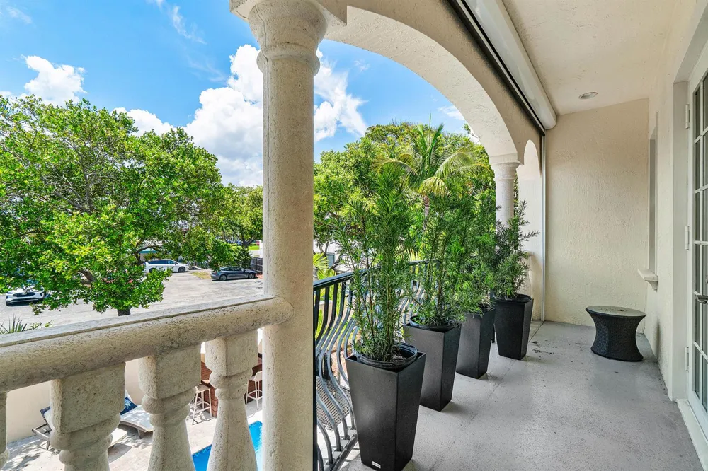 605 Avenue H Delray Beach, FL 33483