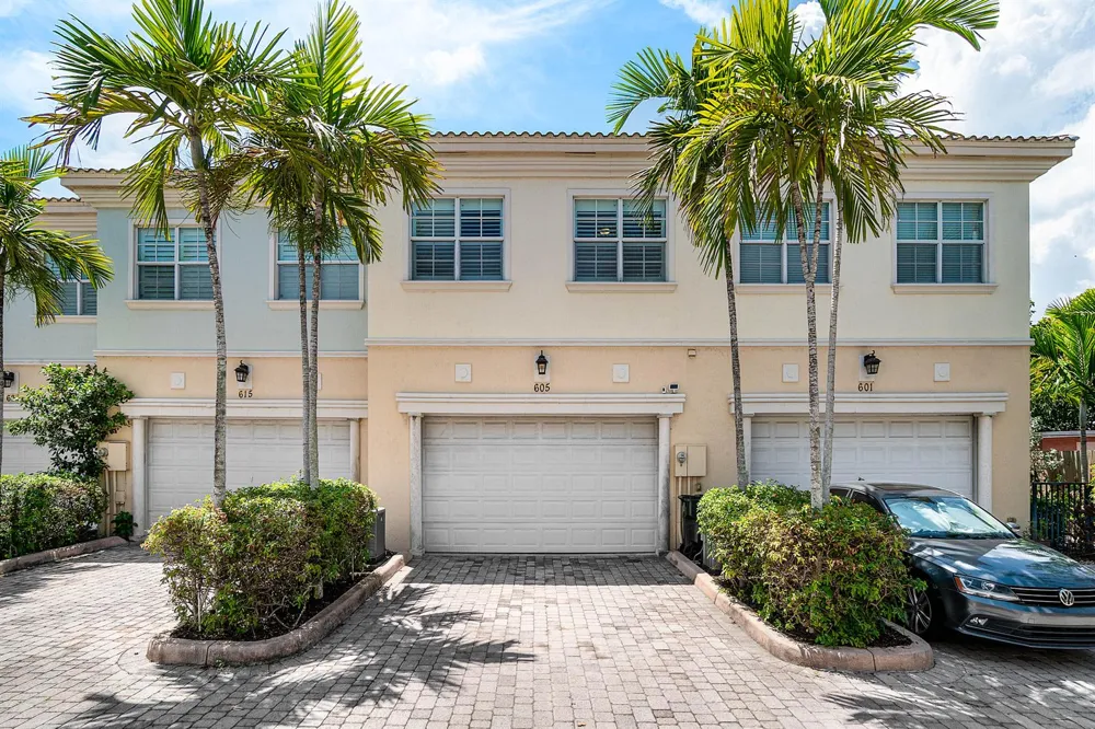 605 Avenue H Delray Beach, FL 33483