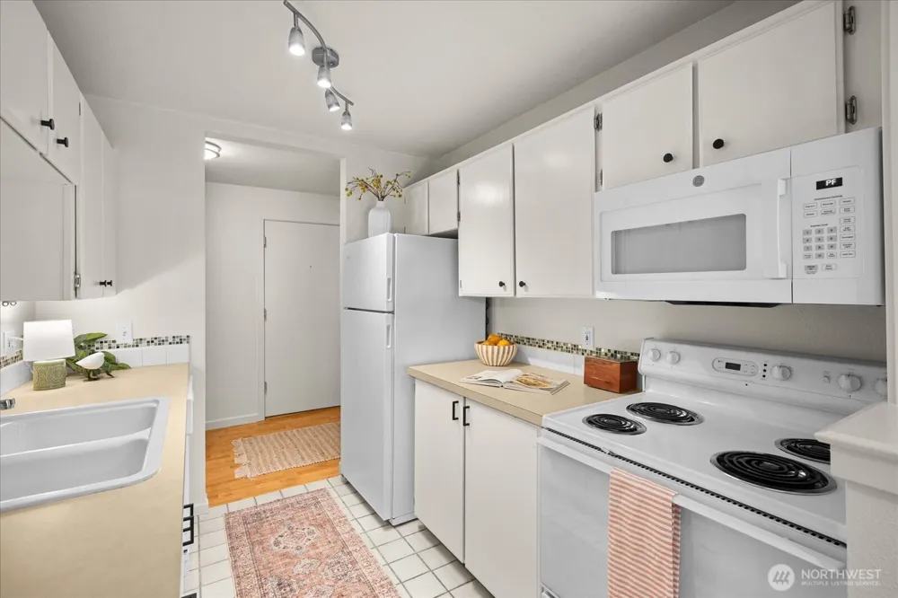 12631 NE 9th Place #C205 Bellevue, WA 98005