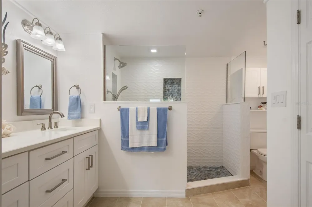 8700 RIDGEWOOD AVENUE #205B Cape Canaveral, FL 32920