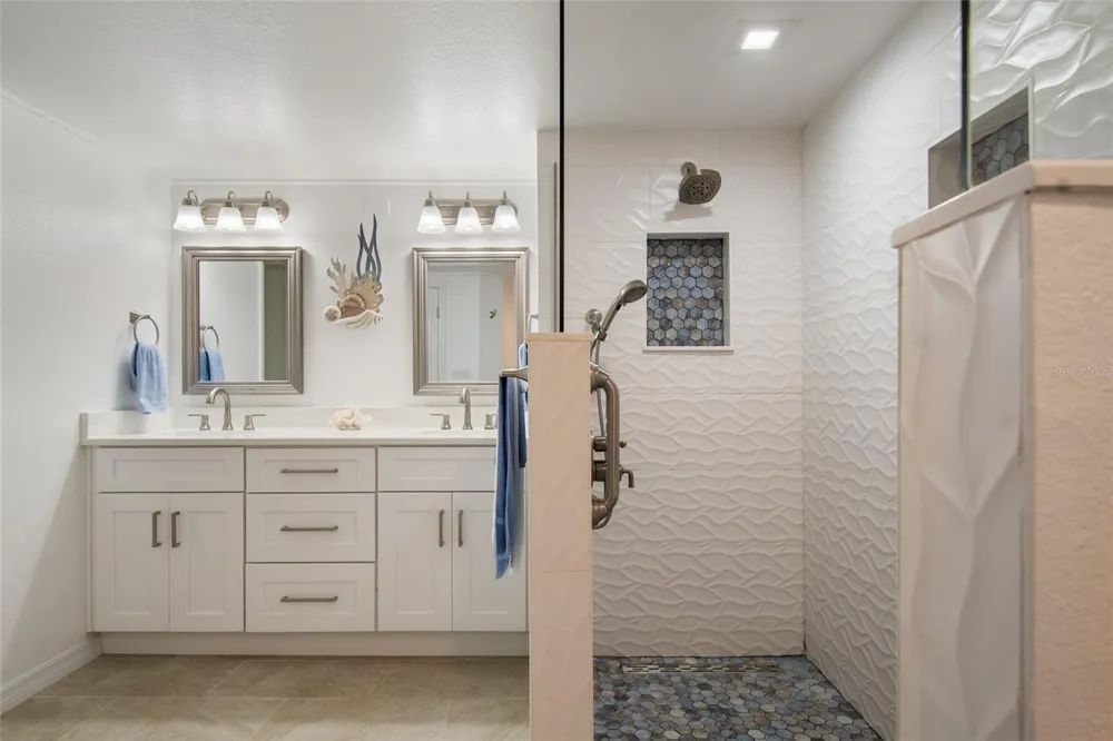 8700 RIDGEWOOD AVENUE #205B Cape Canaveral, FL 32920
