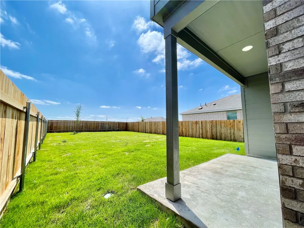 118 Canley Loop Hutto, TX 78634