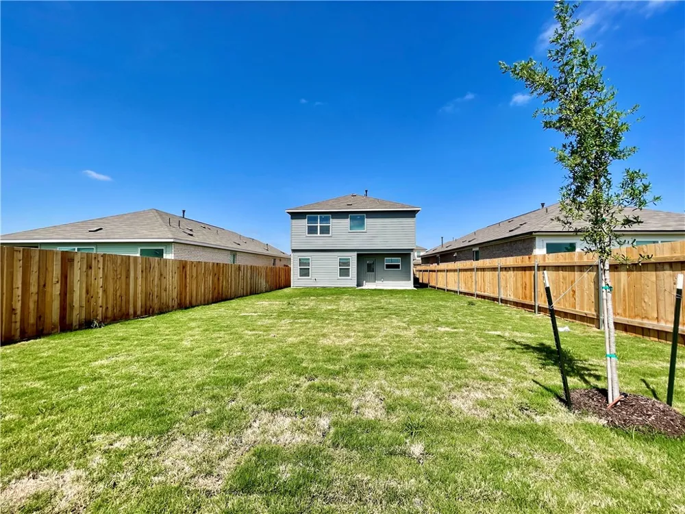 118 Canley Loop Hutto, TX 78634