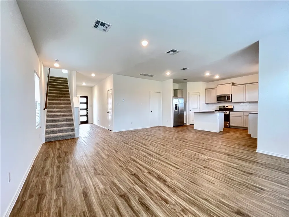 118 Canley Loop Hutto, TX 78634